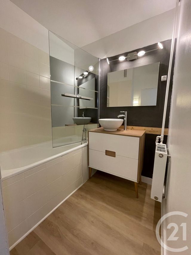Appartement F2 à vendre - 2 pièces - 43.18 m2 - CONFLANS STE HONORINE - 78 - ILE-DE-FRANCE - Century 21 La Batellerie Appartement F2 à vendre - 2 pièces - 43.18 m2 - CONFLANS STE HONORINE - 78 - ILE-DE-FRANCE - Century 21 La Batellerie