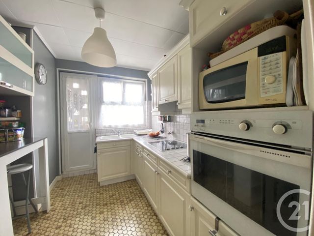 Appartement F5 à vendre - 5 pièces - 78.24 m2 - CONFLANS STE HONORINE - 78 - ILE-DE-FRANCE - Century 21 La Batellerie Appartement F5 à vendre - 5 pièces - 78.24 m2 - CONFLANS STE HONORINE - 78 - ILE-DE-FRANCE - Century 21 La Batellerie