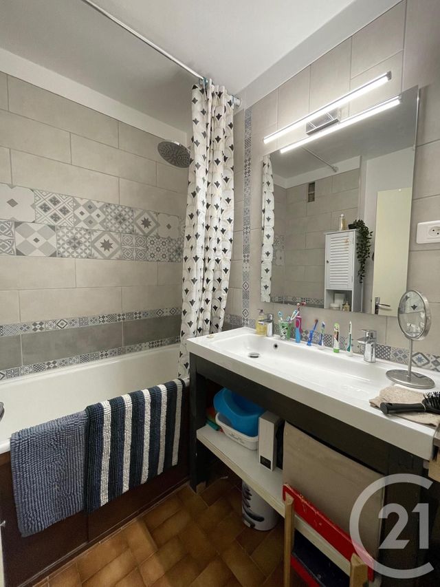 Afficher la photo en grand Appartement F4 à vendre - 4 pièces - 74.47 m2 - CONFLANS STE HONORINE - 78 - ILE-DE-FRANCE - Century 21 La Batellerie