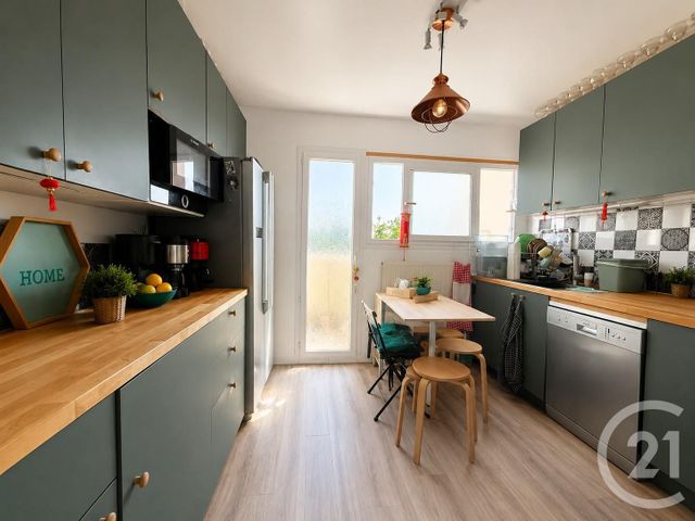 Appartement T2 à vendre - 3 pièces - 62.59 m2 - CONFLANS STE HONORINE - 78 - ILE-DE-FRANCE - Century 21 La Batellerie