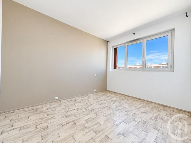 Appartement F4 à vendre - 4 pièces - 66.15 m2 - CONFLANS STE HONORINE - 78 - ILE-DE-FRANCE - Century 21 La Batellerie