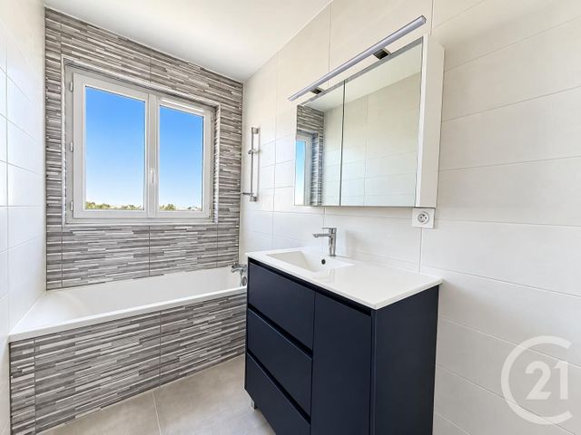 Appartement F4 à vendre - 4 pièces - 66.15 m2 - CONFLANS STE HONORINE - 78 - ILE-DE-FRANCE - Century 21 La Batellerie